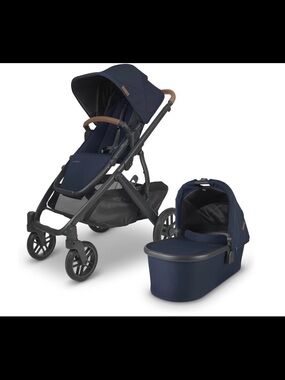 Uppababy Vista V2, Navy Modular Stroller with Bassinet. Stroller is gently used.